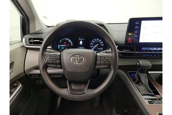$37998 : Toyota Sienna 2024 LE 8-Pass image 10
