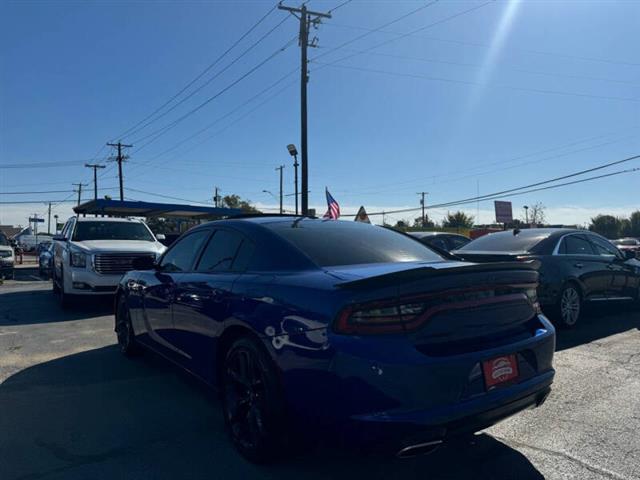 $23995 : 2021 Charger SXT image 9