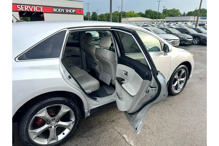 $8980 : 2011 Venza 4dr Wgn V6 AWD (Na image 10