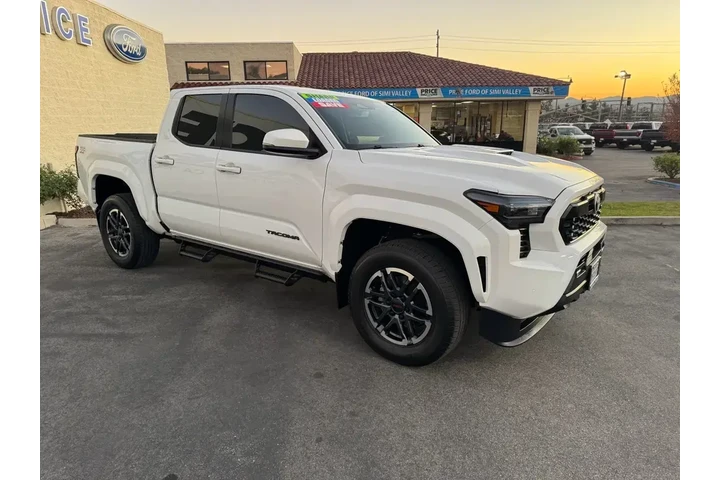 $36639 : Toyota Tacoma 2024 4x2 SR5 4 image 3