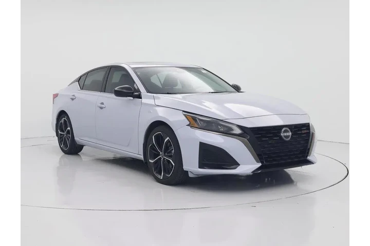 $24998 : Nissan Altima 2023 2.5 SR 4d image 1