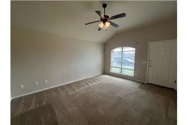 $1295 : Rental property with 3 bedro image 5