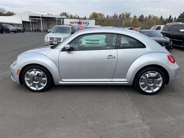 $9999 : 2012 Beetle image 2