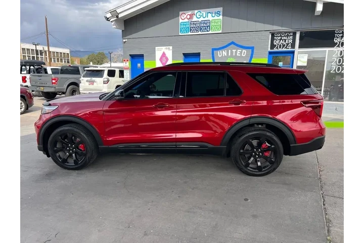 2023 Explorer ST AWD image 8