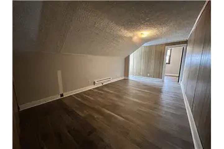 $600 : Rental property with 2 bedro image 6