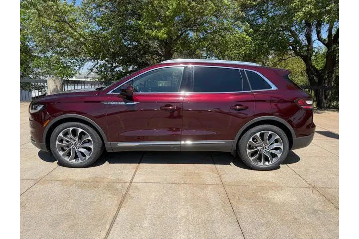 $37980 : Lincoln Nautilus 2023 AWD Re image 2