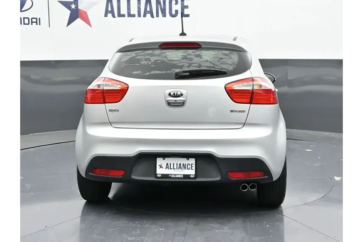 $9925 : Kia Rio 5-Door 2015 SX 4dr W image 6