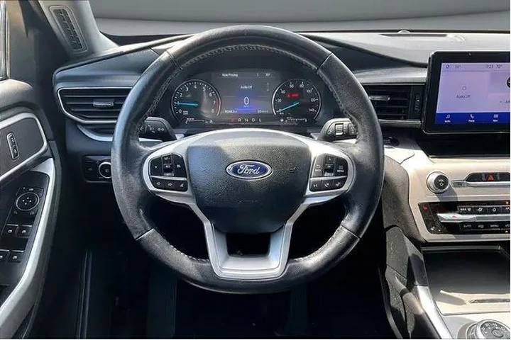 $33000 : Ford Explorer 2023 AWD XLT 4 image 8