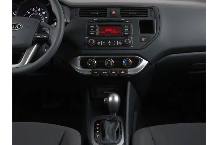 $7999 : Kia Rio 5-Door 2013 SX 4dr W image 10