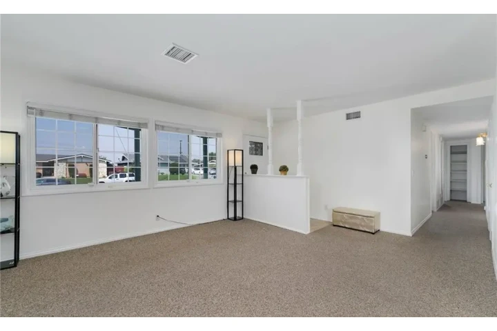 $2400 : 3Bed 2Bath in West Adams, LA image 2