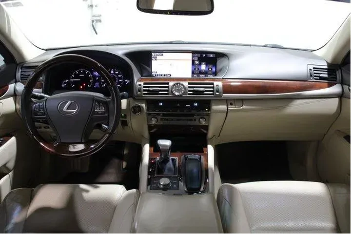 $26998 : Lexus LS 460 2015 4dr Sedan image 2