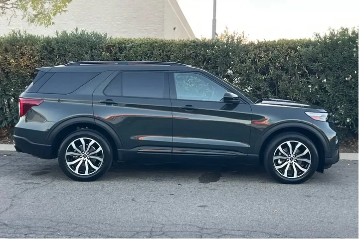 $36998 : Ford Explorer 2022 AWD ST 4d image 9