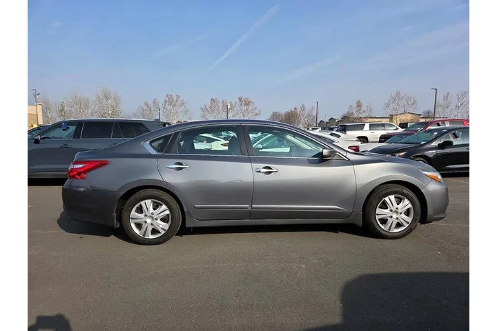 $11998 : Nissan Altima 2017 2.5 S 4dr image 4