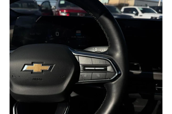 2025 Equinox LT 2WD image 10