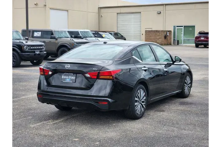 $19995 : Nissan Altima 2023 2.5 SV 4d image 6
