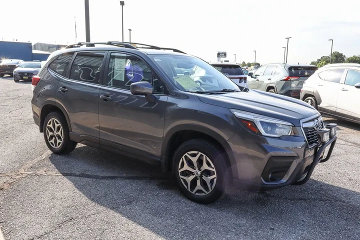 $19449 : 2021 Forester Premium image 3