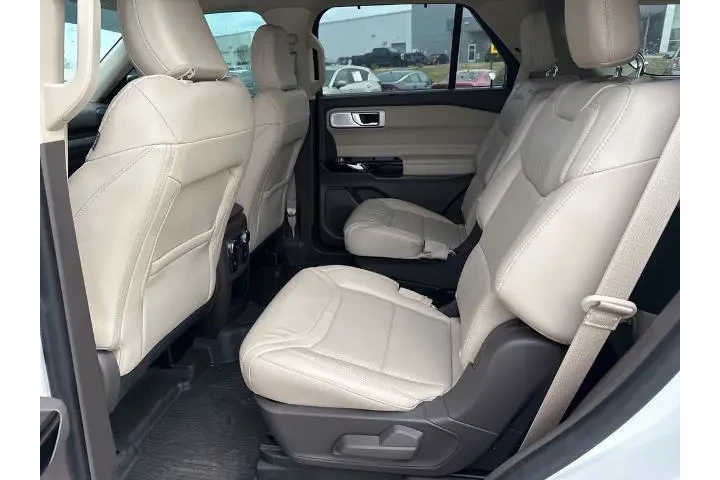 $28334 : Ford Explorer 2021 AWD Plati image 9