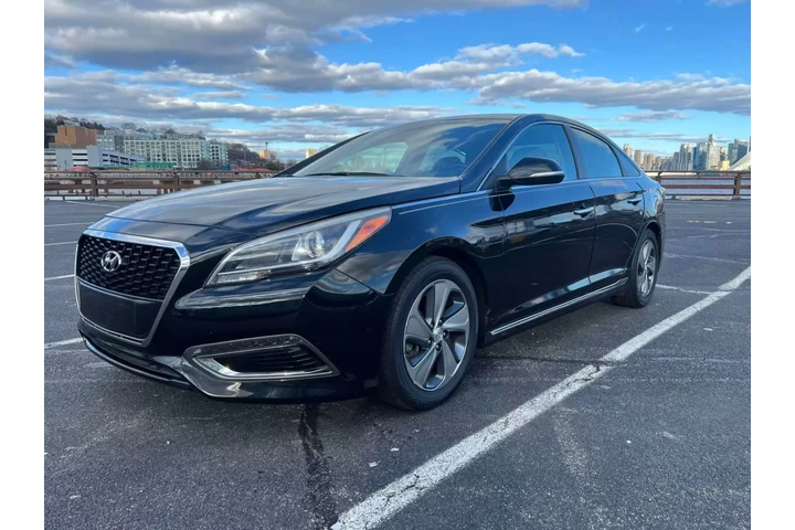 $9995 : 2016 HYUNDAI SONATA HYBRID LI image 5