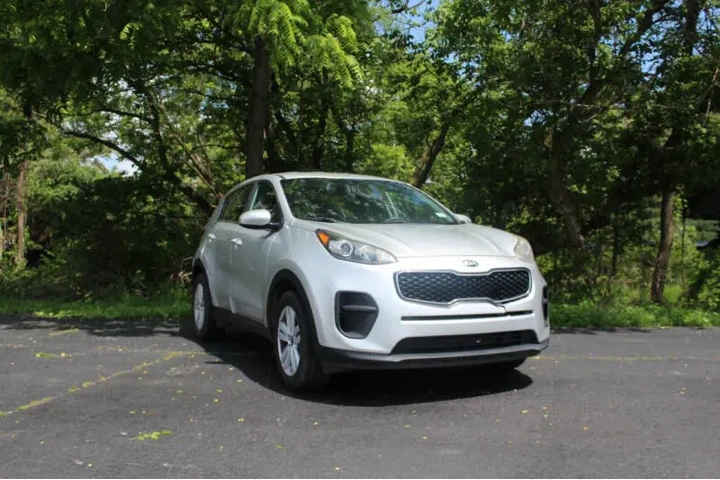 2018 Sportage LX image 1