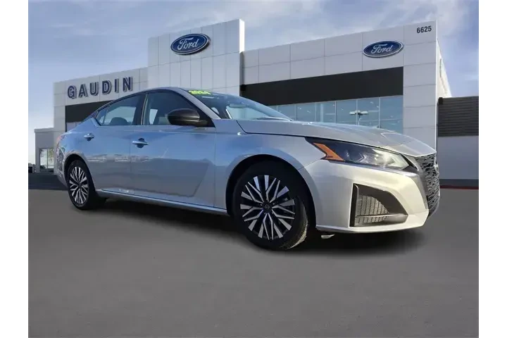 $19777 : Nissan Altima 2024 2.5 SV 4d image 1