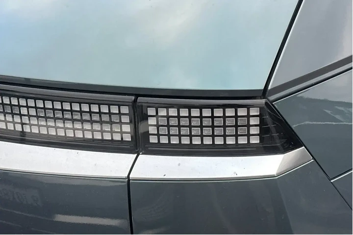 $30990 : Hyundai IONIQ 5 2023 Limited image 6