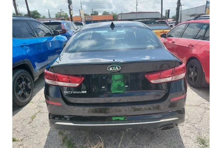 $9800 : 2019 Optima LX image 5