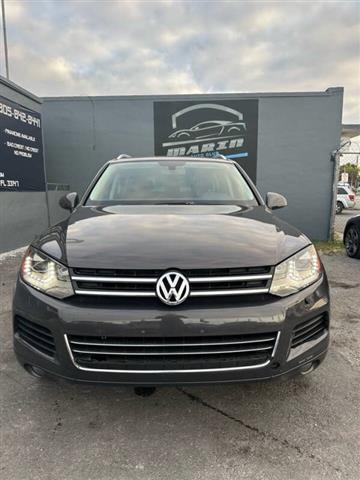 $7850 : 2013 Touareg VR6 Sport image 9