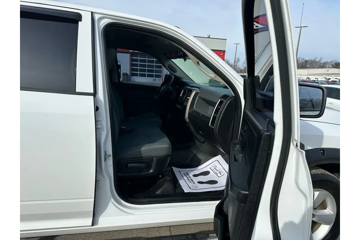 $10980 : 2014 RAM 1500 4WD Crew Cab 14 image 8