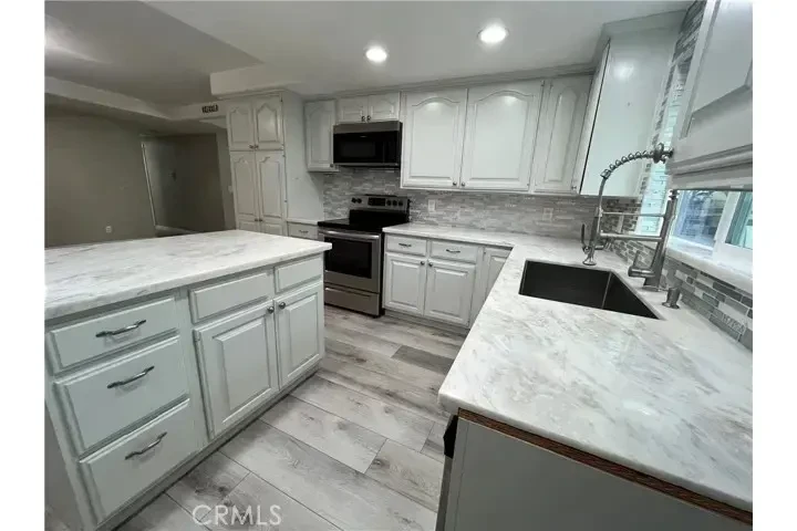 $2575 : SUR L.A. RENTO CASA $2575/MES image 3
