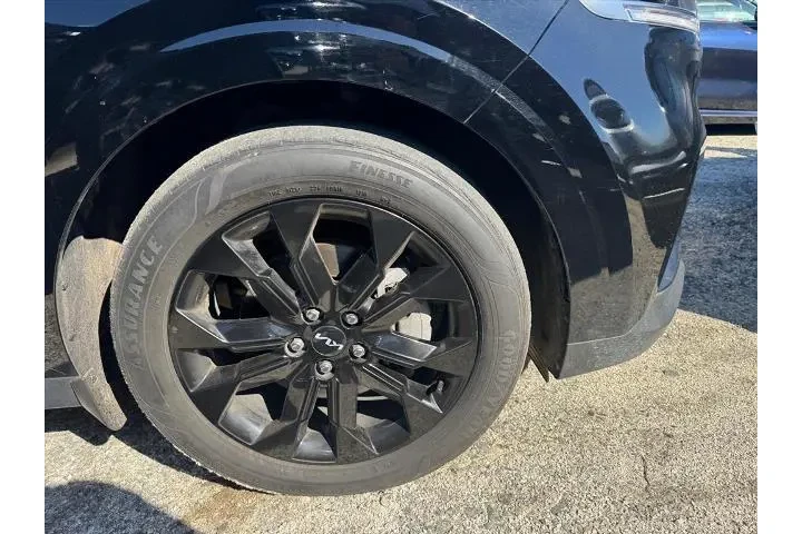 $39386 : Kia Carnival 2024 SX 4dr Min image 2