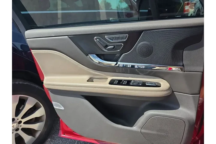 $36999 : Lincoln Corsair 2024 AWD Gra image 9