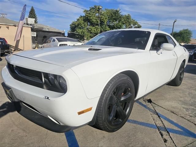 $10995 : 2013 Challenger SXT image 1