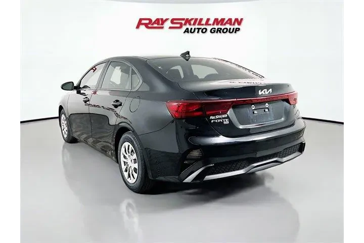 $19975 : Kia Forte 2024 LX 4dr Sedan image 5