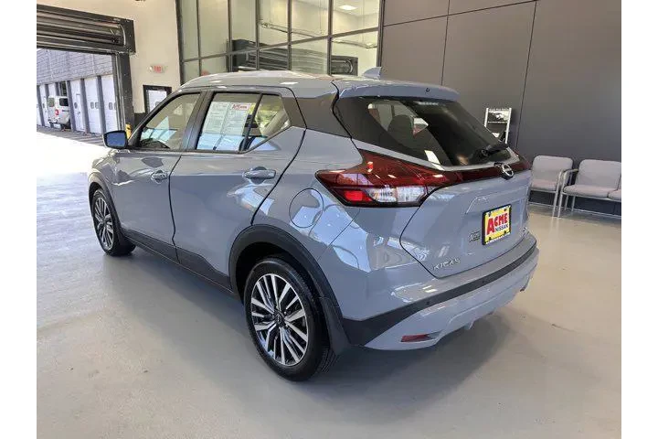 $17895 : Nissan Kicks 2023 SV 4dr Cro image 4