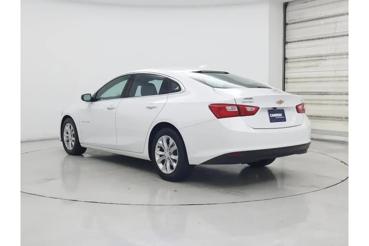 $17998 : Chevrolet Malibu 2023 LT 4dr image 2