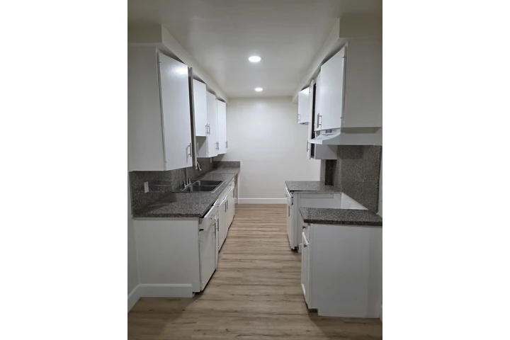 $2300 : Apartamento remodelado! image 2
