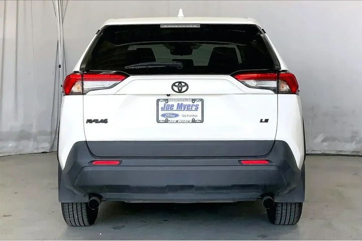 $25901 : Toyota RAV4 2023 LE 4dr SUV image 4