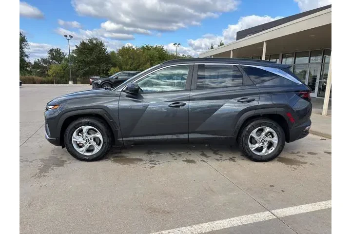 $22498 : Hyundai TUCSON 2024 SEL 4dr image 2
