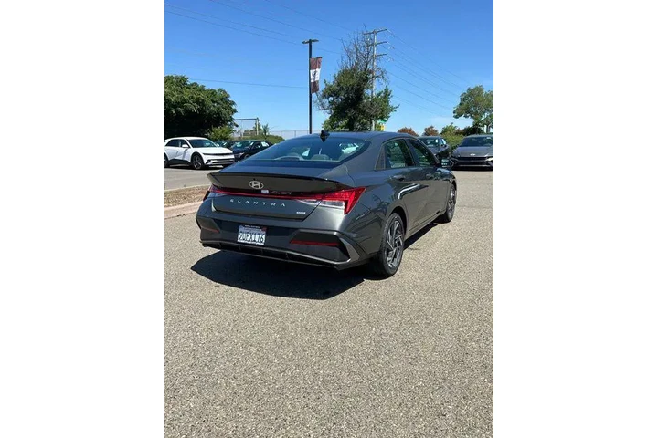 $24188 : Hyundai ELANTRA Hybrid 2025 image 3