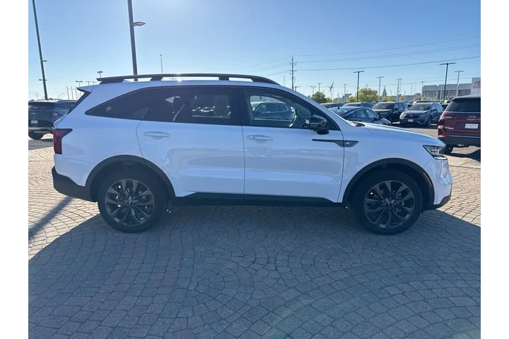 $38998 : 2022 Sorento X-Line SX Presti image 4