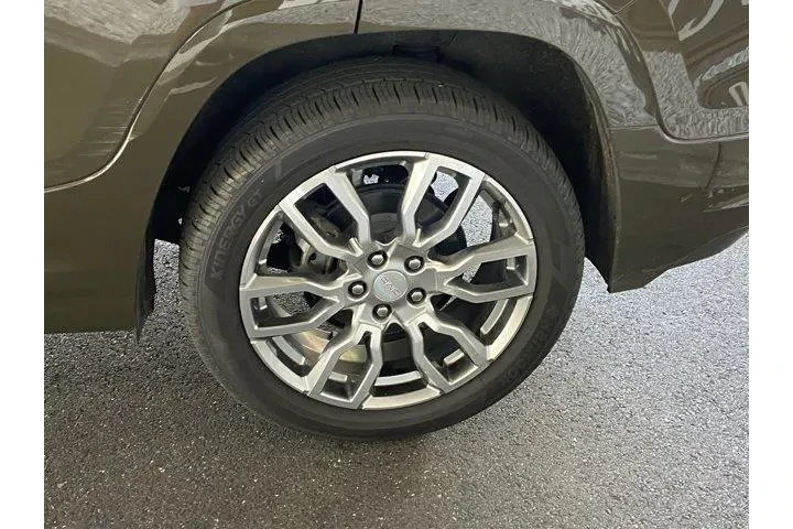 GMC Terrain 2024 AWD Denali image 10