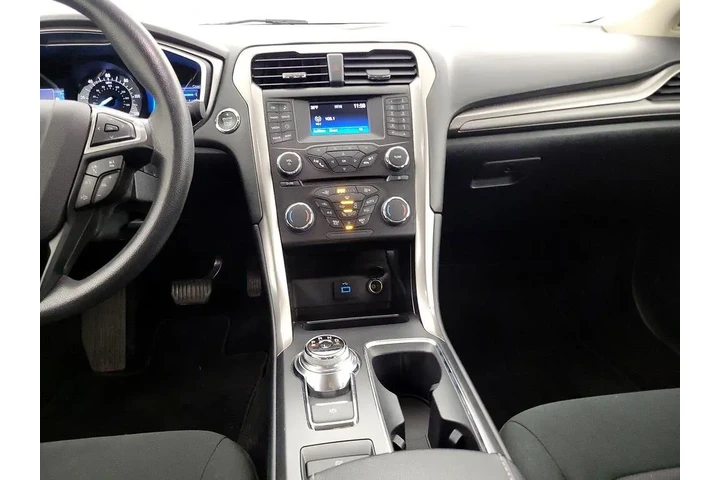 $16998 : Ford Fusion Hybrid 2017 SE 4 image 9