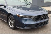 $22929 : Honda Accord 2023 EX 4dr Sed thumbnail