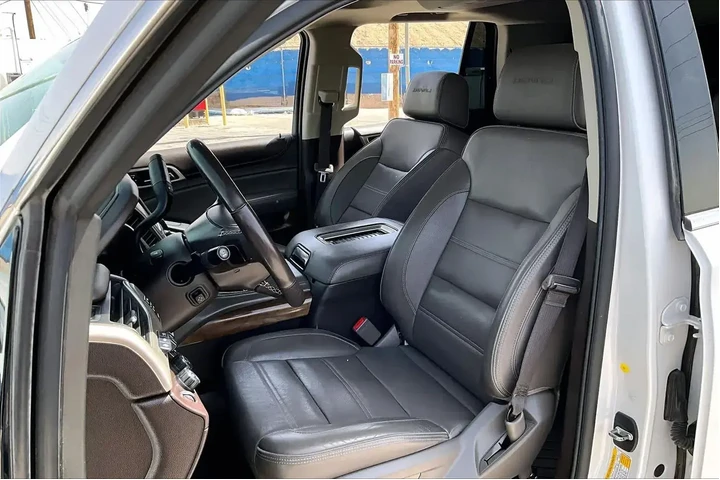 $32235 : GMC Yukon 2019 4x4 Denali 4d image 8