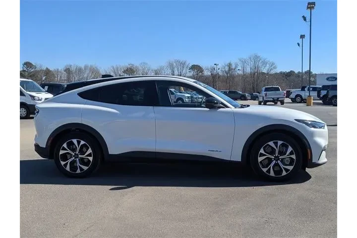 $29992 : Ford Mustang Mach-E 2025 Sel image 2