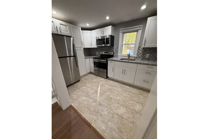 $2200 : Discover comfort and style image 5