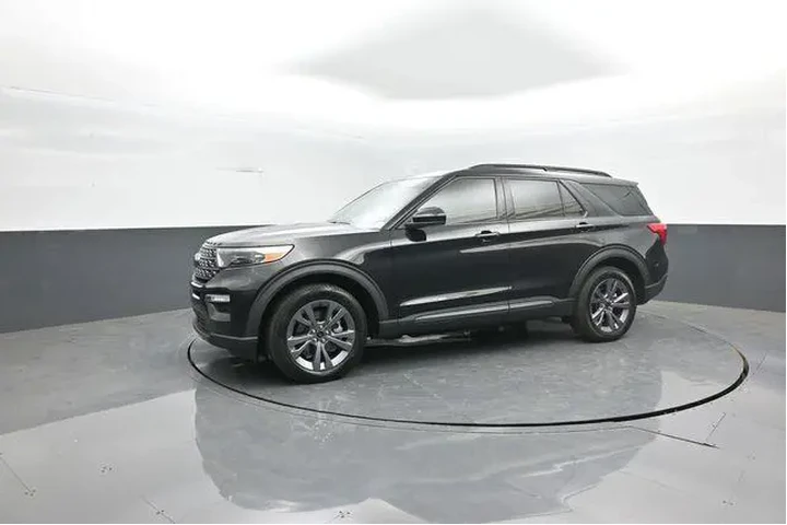 $31672 : Ford Explorer 2022 AWD XLT 4 image 4