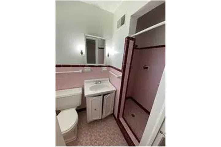 $1600 : Rental property with 3 bedro image 9