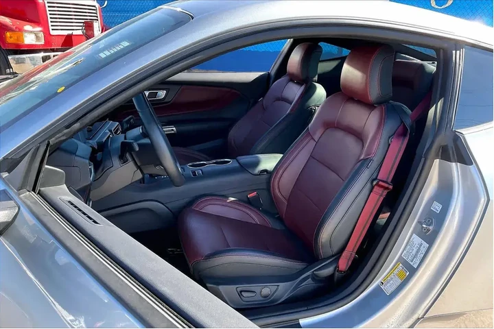 $37624 : Ford Mustang 2025 EcoBoost 2 image 6