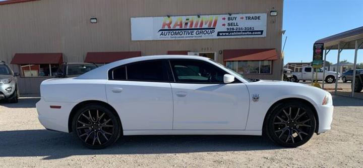 $11977 : 2014 Charger SE image 4